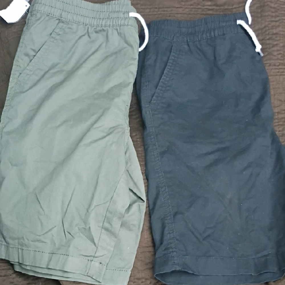 Stylish Kids' Shorts in Black and Olive